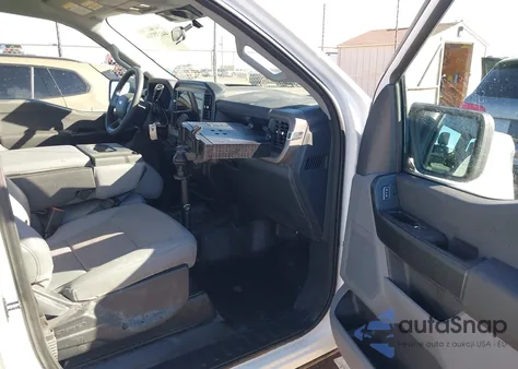 2025 Ford F-150 Xl z USA, uszkodzony, nr VIN 1FTFW1L55SKF04363